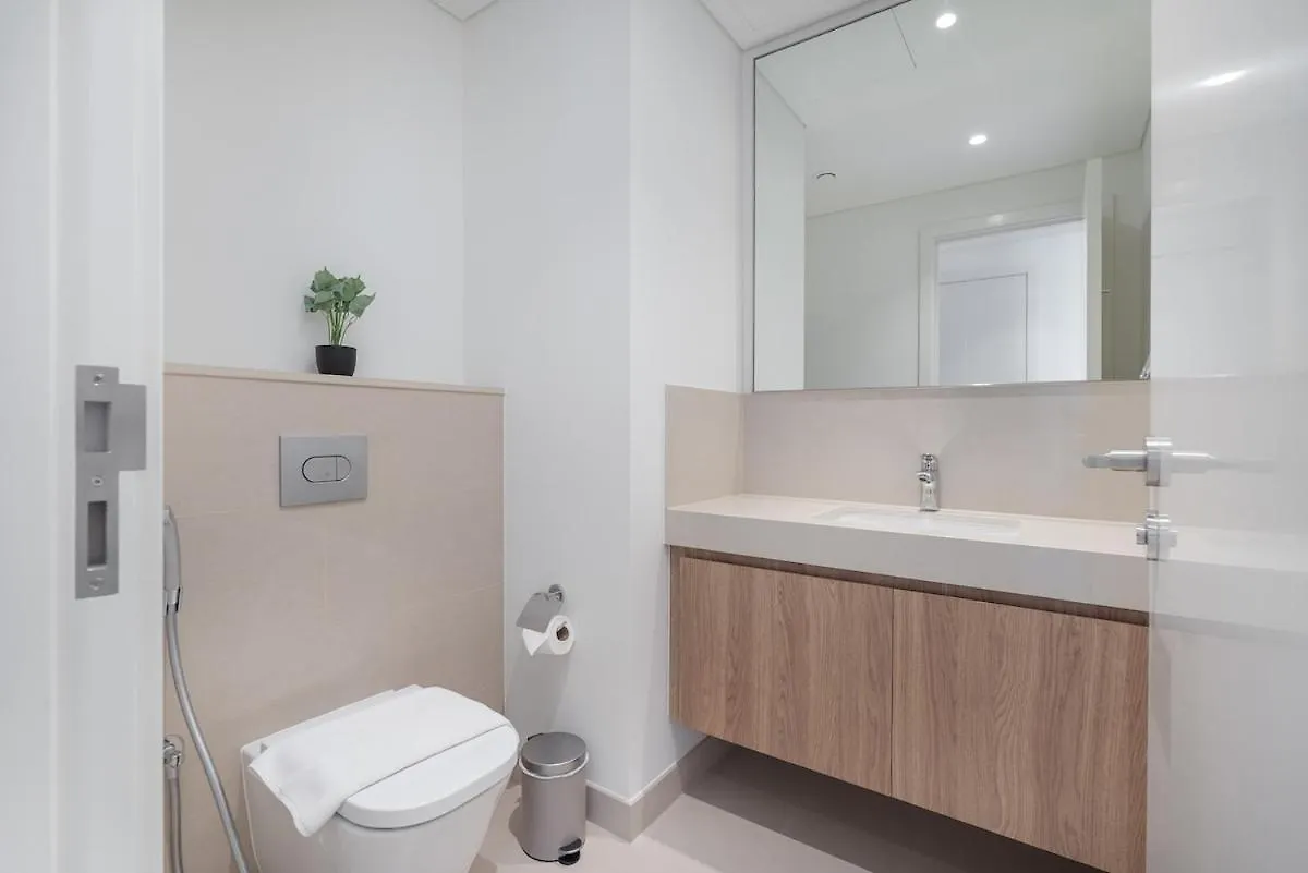Apartment Elegant 2-Bedroom With Comfy Living Area In Downtown Dubai