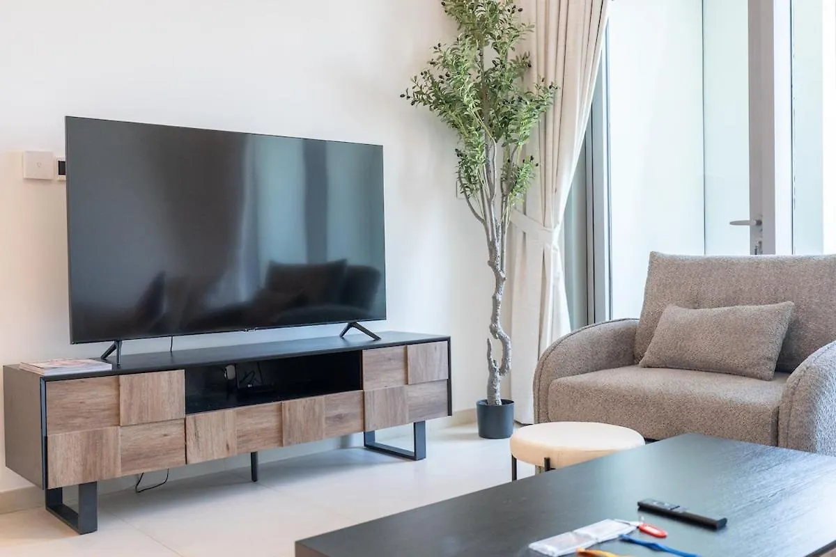 Elegant 2-Bedroom With Comfy Living Area In Downtown Dubai United Arab Emirates
