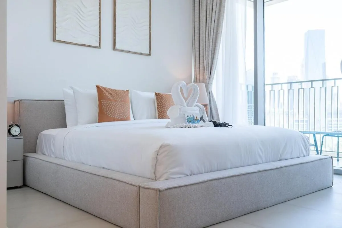 Elegant 2-Bedroom With Comfy Living Area In Downtown Dubai 0*,