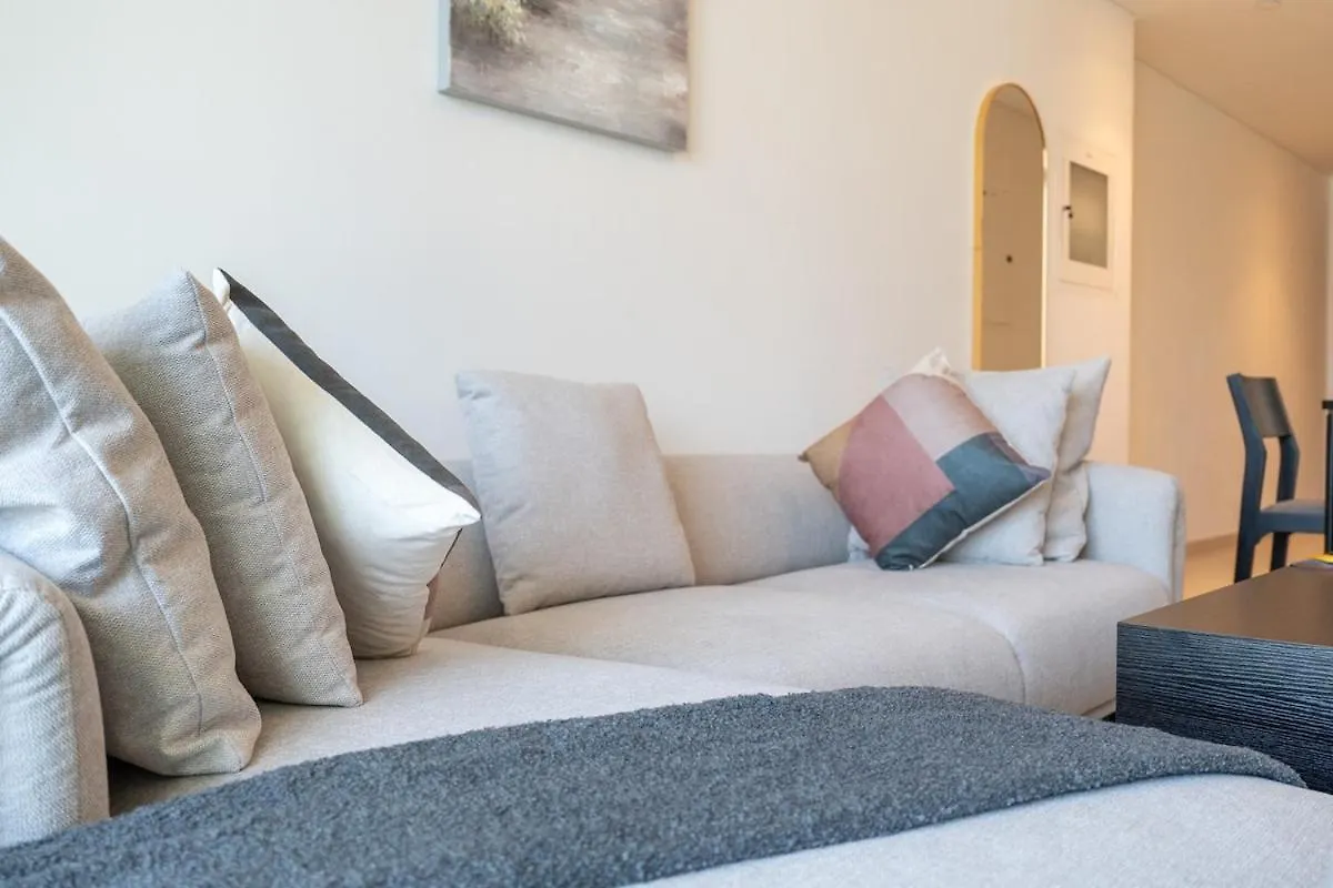 Apartment Elegant 2-Bedroom With Comfy Living Area In Downtown Dubai